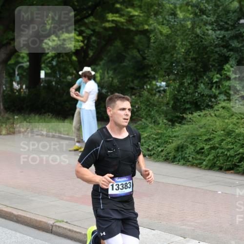 29.06.2025 - hella hamburg halbmarathon Yannick Fuchs http://msf.ph/oto/8168286 29.06.2025 10:23:20 20KM 1953, 2604, 3075, 7389, 10106, 12189, 12529, 13383, 15883 meine-sportfotos.de
