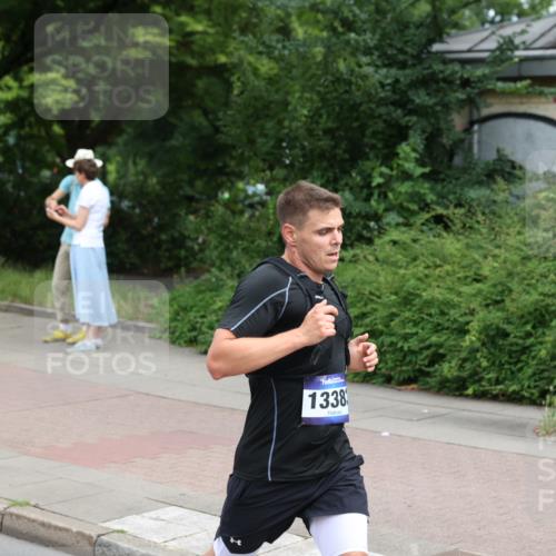 29.06.2025 - hella hamburg halbmarathon Yannick Fuchs http://msf.ph/oto/8168308 29.06.2025 10:23:20 20KM 1953, 2604, 3075, 7389, 10106, 12189, 12529, 13383, 15883 meine-sportfotos.de