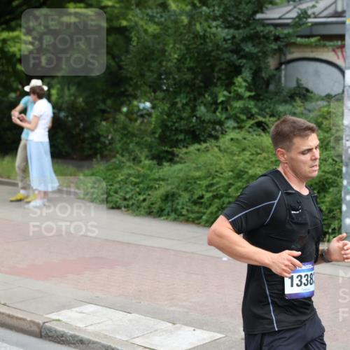 29.06.2025 - hella hamburg halbmarathon Yannick Fuchs http://msf.ph/oto/8168329 29.06.2025 10:23:20 20KM 1953, 2604, 3075, 7389, 10106, 12189, 12529, 13383, 15883 meine-sportfotos.de