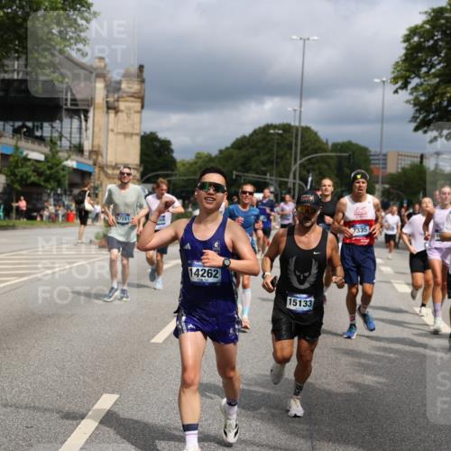 29.06.2025 - hella hamburg halbmarathon Yannick Fuchs http://msf.ph/oto/8168336 29.06.2025 10:40:54 20KM 1139, 2222, 2842, 3087, 4091, 4237, 4497, 4949, 5459, 6373, 6388, 6421, 6691, 6978, 7335, 8023, 8142, 8482, 8981, 9232, 9386, 9497, 9529, 9786, 9794, 10208, 10211, 11185, 11491, 11858, 12171, 12269, 12579, 12651, 12808, 12891, 13554, 13698, 13728, 13782, 13940, 14045, 14262, 14449, 14541, 14722, 15026, 15133, 15149, 15157, 15206, 15684, 15900, 16081, 16127, 16136, 16286, 16466, 16475, 17008, 17281, 17353, 17461, 17492, 17669, 17865, 17892, 18118 meine-sportfotos.de