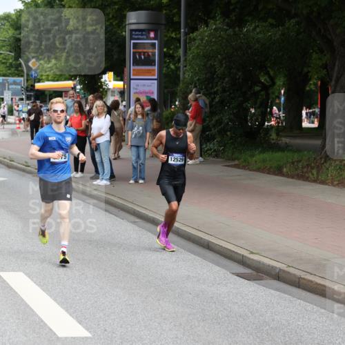 29.06.2025 - hella hamburg halbmarathon Yannick Fuchs http://msf.ph/oto/8168350 29.06.2025 10:23:21 20KM 1953, 2604, 3075, 7389, 10106, 12189, 12529, 13383, 15883 meine-sportfotos.de
