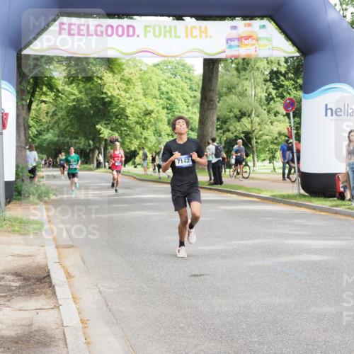 29.06.2025 - hella hamburg halbmarathon MichiJ http://msf.ph/oto/8168355 29.06.2025 10:14:36 Zwischen KM18-KM19 7142, 7331, 7855, 9269, 14753, 17614, 19041 meine-sportfotos.de