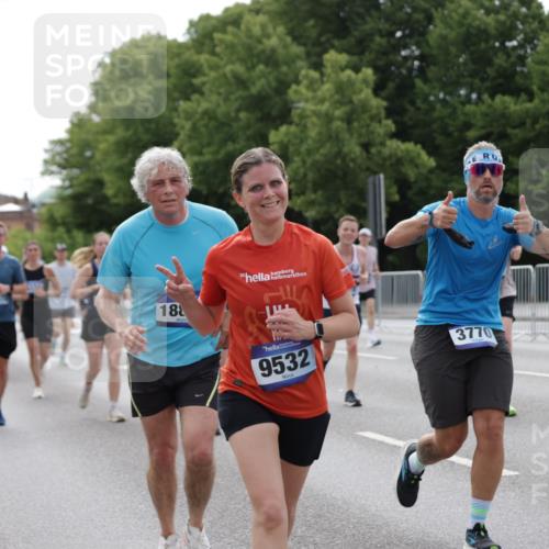 29.06.2025 - hella hamburg halbmarathon Jannik Wohlers http://msf.ph/oto/8168364 29.06.2025 10:21:09 Lombardsbrücke 1072, 1401, 2271, 2815, 3770, 3817, 3825, 3826, 4375, 4376, 4697, 4786, 5122, 5373, 5412, 5759, 5957, 6086, 6103, 6844, 7375, 7612, 7781, 8095, 8286, 8896, 9100, 9369, 9483, 9499, 9532, 9624, 10374, 10874, 10921, 12018, 12041, 12368, 12402, 12659, 13093, 13584, 13937, 14118, 14278, 14664, 15267, 15404, 15603, 15869, 16045, 16107, 17799, 17969, 18378, 18851, 19012 meine-sportfotos.de