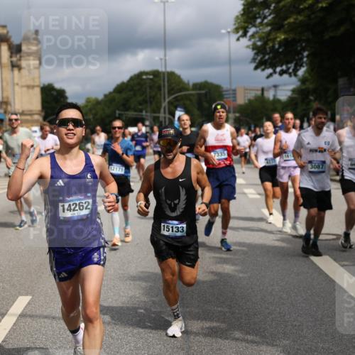 29.06.2025 - hella hamburg halbmarathon Yannick Fuchs http://msf.ph/oto/8168373 29.06.2025 10:40:55 20KM 1139, 2222, 2842, 3087, 4091, 4237, 4497, 4949, 5459, 6373, 6388, 6421, 6691, 6978, 7335, 8023, 8142, 8482, 8981, 9232, 9386, 9497, 9529, 9786, 9794, 10208, 10211, 11185, 11491, 11858, 12171, 12269, 12579, 12651, 12808, 12891, 13554, 13698, 13728, 13782, 13940, 14045, 14262, 14449, 14541, 14722, 15026, 15133, 15149, 15157, 15206, 15611, 15684, 15900, 16081, 16127, 16136, 16466, 16475, 17008, 17281, 17353, 17461, 17492, 17669, 17865, 17892, 18118 meine-sportfotos.de