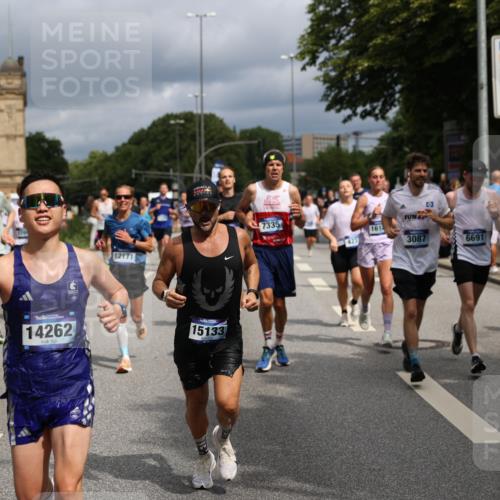 29.06.2025 - hella hamburg halbmarathon Yannick Fuchs http://msf.ph/oto/8168408 29.06.2025 10:40:55 20KM 1139, 2222, 2842, 3087, 4091, 4237, 4497, 4949, 5459, 6373, 6388, 6421, 6691, 6978, 7335, 8023, 8142, 8482, 8981, 9232, 9386, 9497, 9529, 9786, 9794, 10208, 10211, 11185, 11491, 11858, 12171, 12269, 12579, 12651, 12808, 12891, 13554, 13698, 13728, 13782, 13940, 14045, 14262, 14449, 14541, 14722, 15026, 15133, 15149, 15157, 15206, 15611, 15684, 15900, 16081, 16127, 16136, 16466, 16475, 17008, 17281, 17353, 17461, 17492, 17669, 17865, 17892, 18118 meine-sportfotos.de
