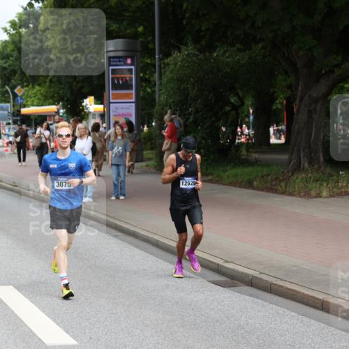 29.06.2025 - hella hamburg halbmarathon Yannick Fuchs http://msf.ph/oto/8168432 29.06.2025 10:23:22 20KM 1953, 2604, 3075, 7389, 10106, 12189, 12529, 13383, 15883 meine-sportfotos.de