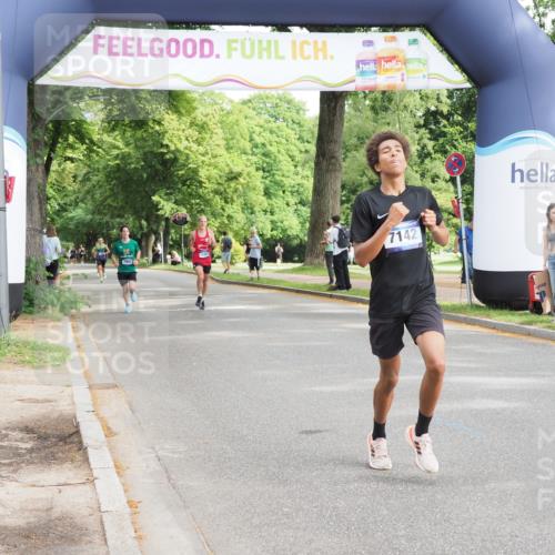 29.06.2025 - hella hamburg halbmarathon MichiJ http://msf.ph/oto/8168456 29.06.2025 10:14:36 Zwischen KM18-KM19 7142, 7331, 7855, 9269, 14753, 17614, 19041 meine-sportfotos.de