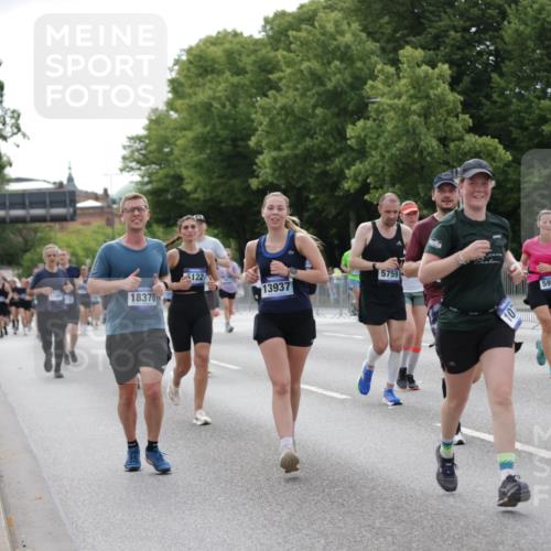 29.06.2025 - hella hamburg halbmarathon Jannik Wohlers http://msf.ph/oto/8168475 29.06.2025 10:21:11 Lombardsbrücke 1072, 1401, 1668, 2815, 3770, 3817, 3825, 3826, 4375, 4376, 4697, 4786, 5122, 5412, 5759, 5957, 6086, 6103, 7375, 7612, 7781, 8095, 8286, 8896, 9100, 9369, 9483, 9499, 9532, 9624, 10374, 10874, 10921, 12018, 12041, 12368, 12402, 12659, 13093, 13584, 13604, 13937, 14118, 14278, 14664, 15267, 15404, 15603, 15869, 16045, 16107, 17799, 17903, 17932, 18378, 18851, 19012 meine-sportfotos.de