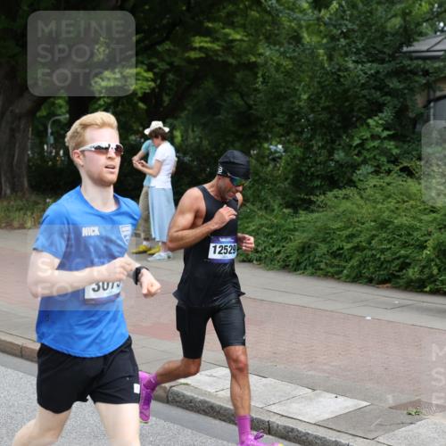 29.06.2025 - hella hamburg halbmarathon Yannick Fuchs http://msf.ph/oto/8168484 29.06.2025 10:23:23 20KM 1953, 2604, 3075, 7389, 12189, 12529, 13383, 15883 meine-sportfotos.de