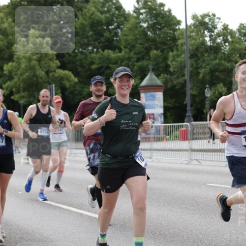 29.06.2025 - hella hamburg halbmarathon Jannik Wohlers http://msf.ph/oto/8168534 29.06.2025 10:21:11 Lombardsbrücke 1072, 1401, 1668, 2815, 3770, 3817, 3825, 3826, 4375, 4376, 4697, 4786, 5122, 5412, 5759, 5957, 6086, 6103, 7375, 7612, 7781, 8095, 8286, 8896, 9100, 9369, 9483, 9499, 9532, 9624, 10374, 10874, 10921, 12018, 12041, 12368, 12402, 12659, 13093, 13584, 13604, 13937, 14118, 14278, 14664, 15267, 15404, 15603, 15869, 16045, 16107, 17799, 17903, 17932, 18378, 18851, 19012 meine-sportfotos.de
