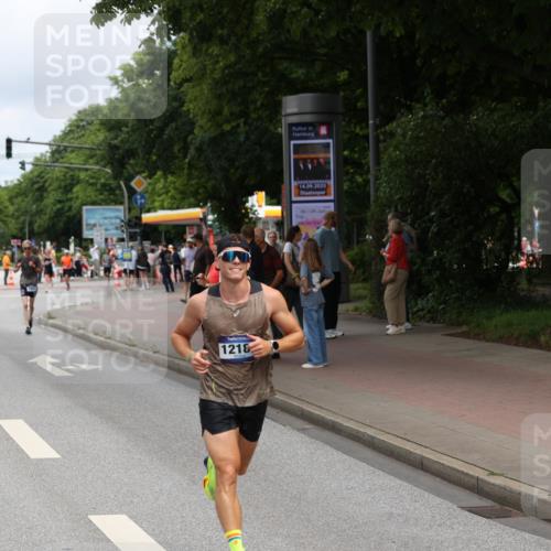 29.06.2025 - hella hamburg halbmarathon Yannick Fuchs http://msf.ph/oto/8168593 29.06.2025 10:23:28 20KM 1953, 2604, 3075, 7389, 10222, 12189, 12529, 13383, 14140, 15883, 17488 meine-sportfotos.de
