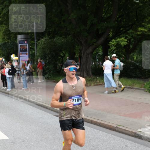 29.06.2025 - hella hamburg halbmarathon Yannick Fuchs http://msf.ph/oto/8168610 29.06.2025 10:23:29 20KM 1953, 2604, 3075, 3968, 7389, 10222, 12189, 12529, 13383, 14140, 15655, 15883, 17374, 17488 meine-sportfotos.de
