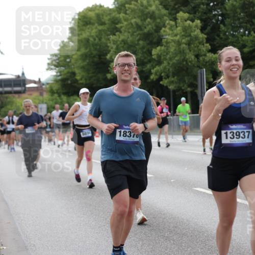 29.06.2025 - hella hamburg halbmarathon Jannik Wohlers http://msf.ph/oto/8168616 29.06.2025 10:21:12 Lombardsbrücke 1072, 1401, 1668, 3770, 3817, 3825, 3826, 4375, 4376, 4697, 4786, 5122, 5412, 5759, 5957, 6086, 6103, 6475, 7375, 7612, 7781, 8095, 8286, 8715, 8896, 9100, 9369, 9483, 9499, 9532, 9624, 10374, 10874, 10921, 12018, 12041, 12368, 12402, 12659, 13093, 13584, 13604, 13937, 14118, 14278, 15267, 15404, 15603, 15869, 16045, 16107, 17799, 17903, 17932, 18378, 18851, 19012 meine-sportfotos.de