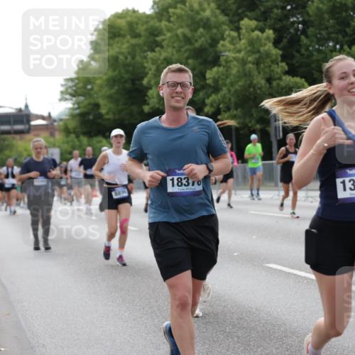 29.06.2025 - hella hamburg halbmarathon Jannik Wohlers http://msf.ph/oto/8168656 29.06.2025 10:21:13 Lombardsbrücke 1072, 1401, 1668, 3770, 3825, 3826, 4375, 4376, 4697, 4786, 5122, 5412, 5759, 5957, 6086, 6103, 6475, 7612, 7781, 8095, 8286, 8715, 8896, 9369, 9483, 9499, 9532, 9624, 10374, 10874, 10921, 12041, 12368, 12402, 12659, 13093, 13584, 13604, 13937, 14118, 14278, 15267, 15404, 15603, 15869, 16045, 17903, 17932, 18378, 18439, 18851 meine-sportfotos.de