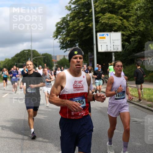 29.06.2025 - hella hamburg halbmarathon Yannick Fuchs http://msf.ph/oto/8168702 29.06.2025 10:40:57 20KM 1139, 2222, 2623, 3087, 4091, 4237, 4497, 5459, 6373, 6388, 6421, 6691, 6978, 7335, 8023, 8142, 8482, 8981, 9232, 9386, 9497, 9529, 9786, 9794, 10208, 10211, 11077, 11185, 11491, 11858, 12171, 12269, 12579, 12651, 12808, 12891, 13554, 13698, 13728, 13782, 13940, 14045, 14262, 14415, 14449, 14541, 14722, 15026, 15133, 15149, 15157, 15206, 15611, 15684, 15900, 16081, 16127, 16136, 16466, 16475, 17008, 17281, 17353, 17461, 17492, 17669, 17865, 17892, 18118 meine-sportfotos.de