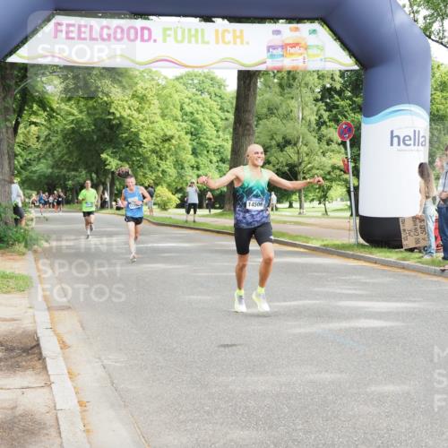 29.06.2025 - hella hamburg halbmarathon MichiJ http://msf.ph/oto/8168821 29.06.2025 10:14:45 Zwischen KM18-KM19 2892, 14506, 16361, 17752 meine-sportfotos.de