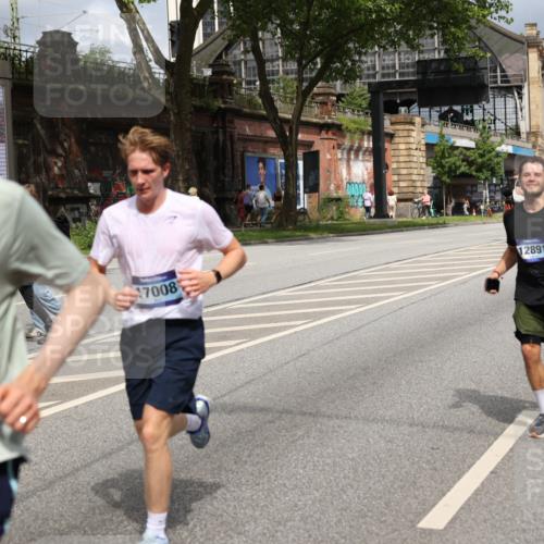29.06.2025 - hella hamburg halbmarathon Yannick Fuchs http://msf.ph/oto/8168834 29.06.2025 10:40:58 20KM 1139, 2222, 2623, 3087, 4091, 4237, 4497, 5459, 6373, 6388, 6421, 6691, 6978, 7335, 8023, 8142, 8482, 8981, 9232, 9386, 9497, 9529, 9786, 9794, 10208, 10211, 11077, 11185, 11491, 11858, 12171, 12269, 12579, 12651, 12808, 12891, 13554, 13698, 13728, 13782, 13940, 14045, 14262, 14415, 14449, 14541, 14722, 15026, 15133, 15149, 15157, 15206, 15611, 15684, 15900, 16081, 16127, 16136, 16466, 16475, 17008, 17281, 17353, 17461, 17492, 17669, 17865, 17892, 18118 meine-sportfotos.de