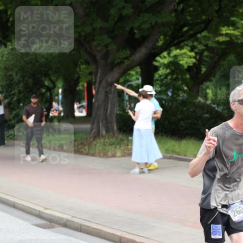 29.06.2025 - hella hamburg halbmarathon Yannick Fuchs http://msf.ph/oto/8168892 29.06.2025 10:23:36 20KM 1953, 2604, 3968, 6090, 7389, 10222, 12189, 14140, 15655, 15883, 16711, 17374, 17488 meine-sportfotos.de