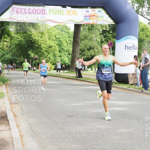 29.06.2025 - hella hamburg halbmarathon MichiJ http://msf.ph/oto/8168916 29.06.2025 10:14:45 Zwischen KM18-KM19 2892, 14506, 16361, 17752 meine-sportfotos.de