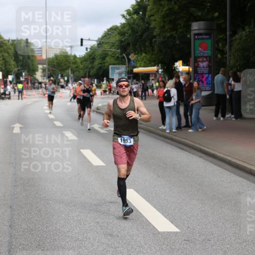 29.06.2025 - hella hamburg halbmarathon Yannick Fuchs http://msf.ph/oto/8168939 29.06.2025 10:23:39 20KM 1953, 2604, 3968, 6090, 7389, 8473, 10222, 10486, 14140, 15655, 15883, 16711, 17374, 17488, 18763 meine-sportfotos.de