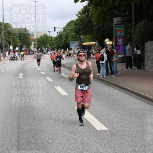 29.06.2025 - hella hamburg halbmarathon Yannick Fuchs http://msf.ph/oto/8168976 29.06.2025 10:23:39 20KM 1953, 2604, 3968, 6090, 7389, 8473, 10222, 10486, 14140, 15655, 15883, 16711, 17374, 17488, 18763 meine-sportfotos.de