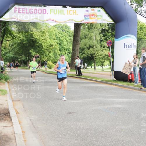 29.06.2025 - hella hamburg halbmarathon MichiJ http://msf.ph/oto/8169045 29.06.2025 10:14:46 Zwischen KM18-KM19 2892, 14506, 16361, 17752 meine-sportfotos.de