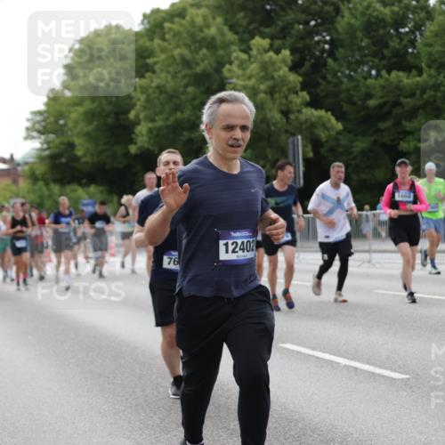 29.06.2025 - hella hamburg halbmarathon Jannik Wohlers http://msf.ph/oto/8169052 29.06.2025 10:21:17 Lombardsbrücke 1072, 1158, 1191, 1250, 1668, 1958, 2172, 2315, 2353, 2529, 3770, 3825, 3826, 4289, 4375, 4376, 4697, 5122, 5412, 5759, 5957, 6086, 6103, 6475, 6805, 7075, 7612, 7672, 8286, 8715, 8896, 9369, 9483, 9499, 9532, 9635, 10019, 10374, 10874, 11424, 11425, 12041, 12402, 12659, 13093, 13604, 13937, 14278, 15404, 15869, 16045, 17903, 17932, 18378, 18439, 18851 meine-sportfotos.de