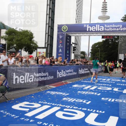 29.06.2025 - hella hamburg halbmarathon Michael Strokosch http://msf.ph/oto/8169072 29.06.2025 10:36:25 Ziel 6829, 6993, 8084, 11304, 12051, 14075, 15348, 16158, 17192 meine-sportfotos.de