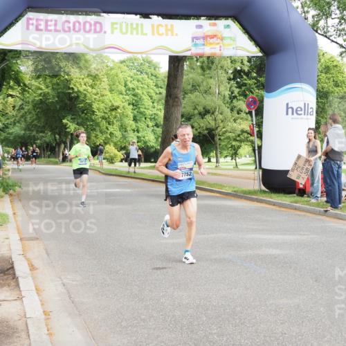 29.06.2025 - hella hamburg halbmarathon MichiJ http://msf.ph/oto/8169127 29.06.2025 10:14:47 Zwischen KM18-KM19 5612, 14506, 17752 meine-sportfotos.de