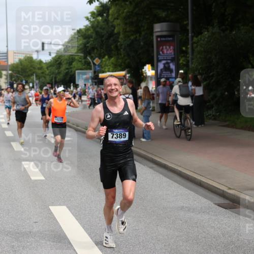 29.06.2025 - hella hamburg halbmarathon Yannick Fuchs http://msf.ph/oto/8169166 29.06.2025 10:23:42 20KM 1953, 2604, 3968, 5328, 6090, 7389, 8473, 10222, 10351, 10486, 14140, 15655, 15883, 16711, 17213, 17374, 17428, 17488, 18763 meine-sportfotos.de