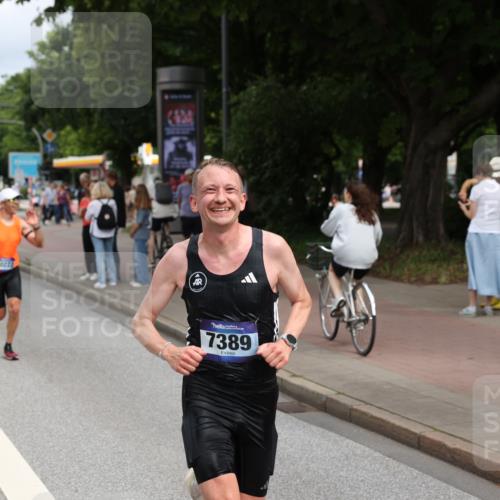 29.06.2025 - hella hamburg halbmarathon Yannick Fuchs http://msf.ph/oto/8169193 29.06.2025 10:23:43 20KM 1827, 1953, 2604, 3968, 5328, 6090, 7389, 8473, 10222, 10351, 10486, 14140, 15655, 15883, 16711, 17213, 17374, 17428, 17488, 18763 meine-sportfotos.de