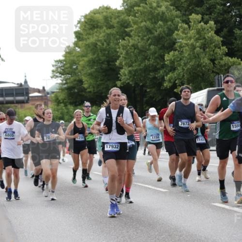 29.06.2025 - hella hamburg halbmarathon Jannik Wohlers http://msf.ph/oto/8169257 29.06.2025 10:21:22 Lombardsbrücke 1072, 1158, 1191, 1250, 1668, 1958, 2172, 2315, 2353, 2529, 3606, 3995, 4046, 4289, 4375, 4376, 5122, 5759, 5957, 6086, 6475, 6676, 6805, 7075, 7612, 7672, 8286, 8715, 8896, 8959, 9002, 9062, 9326, 9369, 9483, 9635, 10019, 10125, 10210, 10787, 11424, 11425, 12041, 12402, 12659, 13477, 13604, 13937, 14278, 15104, 16762, 16781, 17903, 17932, 18439, 19099 meine-sportfotos.de