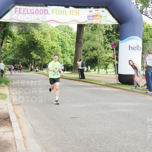 29.06.2025 - hella hamburg halbmarathon MichiJ http://msf.ph/oto/8169267 29.06.2025 10:14:48 Zwischen KM18-KM19 5612, 14506, 17752 meine-sportfotos.de