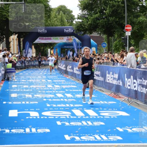 29.06.2025 - hella hamburg halbmarathon Zöllner http://msf.ph/oto/8169307 29.06.2025 10:20:48 Ziel 14360, 16988, 17402 meine-sportfotos.de
