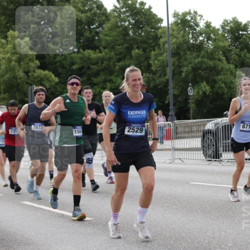 29.06.2025 - hella hamburg halbmarathon Jannik Wohlers http://msf.ph/oto/8169339 29.06.2025 10:21:23 Lombardsbrücke 1158, 1191, 1250, 1668, 1958, 2172, 2315, 2353, 2529, 3606, 3995, 4046, 4289, 4375, 4376, 5122, 5641, 5759, 5957, 6086, 6475, 6676, 6805, 7075, 7162, 7612, 7672, 8715, 8896, 8959, 9002, 9062, 9326, 9369, 9635, 10019, 10125, 10210, 10787, 11424, 11425, 12041, 12402, 12659, 13477, 13604, 14278, 15104, 16762, 16781, 16796, 17903, 17932, 18439, 19099 meine-sportfotos.de