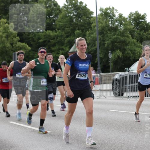 29.06.2025 - hella hamburg halbmarathon Jannik Wohlers http://msf.ph/oto/8169351 29.06.2025 10:21:23 Lombardsbrücke 1158, 1191, 1250, 1668, 1958, 2172, 2315, 2353, 2529, 3606, 3995, 4046, 4289, 4375, 4376, 5122, 5641, 5759, 5957, 6086, 6475, 6676, 6805, 7075, 7162, 7612, 7672, 8715, 8896, 8959, 9002, 9062, 9326, 9369, 9635, 10019, 10125, 10210, 10787, 11424, 11425, 12041, 12402, 12659, 13477, 13604, 14278, 15104, 16762, 16781, 16796, 17903, 17932, 18439, 19099 meine-sportfotos.de