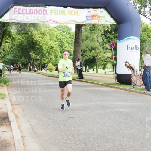 29.06.2025 - hella hamburg halbmarathon MichiJ http://msf.ph/oto/8169367 29.06.2025 10:14:49 Zwischen KM18-KM19 5612, 14506, 17752 meine-sportfotos.de