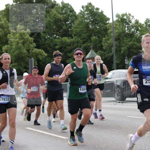 29.06.2025 - hella hamburg halbmarathon Jannik Wohlers http://msf.ph/oto/8169374 29.06.2025 10:21:23 Lombardsbrücke 1158, 1191, 1250, 1668, 1958, 2172, 2315, 2353, 2529, 3606, 3995, 4046, 4289, 4375, 4376, 5122, 5641, 5759, 5957, 6086, 6475, 6676, 6805, 7075, 7162, 7612, 7672, 8715, 8896, 8959, 9002, 9062, 9326, 9369, 9635, 10019, 10125, 10210, 10787, 11424, 11425, 12041, 12402, 12659, 13477, 13604, 14278, 15104, 16762, 16781, 16796, 17903, 17932, 18439, 19099 meine-sportfotos.de