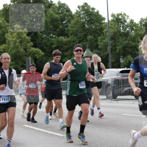 29.06.2025 - hella hamburg halbmarathon Jannik Wohlers http://msf.ph/oto/8169378 29.06.2025 10:21:23 Lombardsbrücke 1158, 1191, 1250, 1668, 1958, 2172, 2315, 2353, 2529, 3606, 3995, 4046, 4289, 4375, 4376, 5122, 5641, 5759, 5957, 6086, 6475, 6676, 6805, 7075, 7162, 7612, 7672, 8715, 8896, 8959, 9002, 9062, 9326, 9369, 9635, 10019, 10125, 10210, 10787, 11424, 11425, 12041, 12402, 12659, 13477, 13604, 14278, 15104, 16762, 16781, 16796, 17903, 17932, 18439, 19099 meine-sportfotos.de