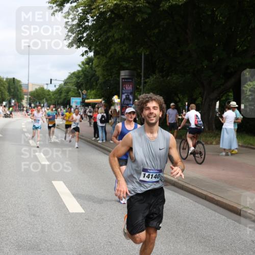 29.06.2025 - hella hamburg halbmarathon Yannick Fuchs http://msf.ph/oto/8169387 29.06.2025 10:23:46 20KM 1827, 1953, 2604, 3968, 5328, 6090, 7389, 8473, 10222, 10351, 10486, 14140, 15655, 16711, 17213, 17374, 17428, 17488, 18763 meine-sportfotos.de