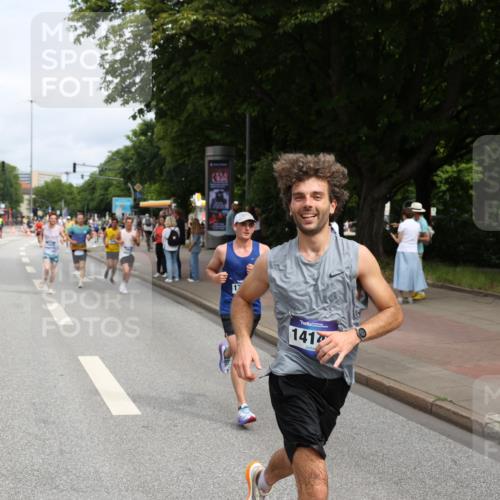 29.06.2025 - hella hamburg halbmarathon Yannick Fuchs http://msf.ph/oto/8169411 29.06.2025 10:23:46 20KM 1827, 1953, 2604, 3968, 5328, 6090, 7389, 8473, 10222, 10351, 10486, 14140, 15655, 16711, 17213, 17374, 17428, 17488, 18763 meine-sportfotos.de