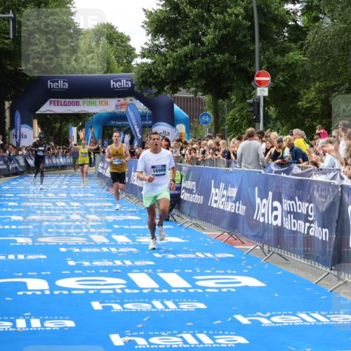 29.06.2025 - hella hamburg halbmarathon Zöllner http://msf.ph/oto/8169480 29.06.2025 10:20:53 Ziel 11210, 14766, 16988, 17402 meine-sportfotos.de