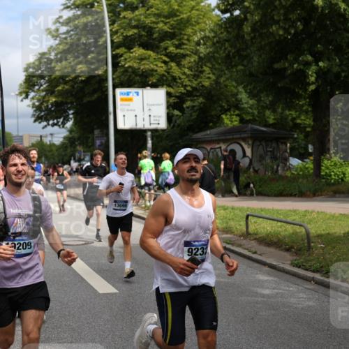 29.06.2025 - hella hamburg halbmarathon Yannick Fuchs http://msf.ph/oto/8169494 29.06.2025 10:41:02 20KM 1689, 2222, 2623, 3087, 4091, 4237, 4497, 5459, 5472, 6373, 6421, 6978, 8023, 8142, 8482, 8981, 9232, 9386, 9497, 9529, 9786, 9794, 10208, 10211, 11077, 11185, 11858, 12171, 12269, 12651, 12808, 12891, 13554, 13698, 13728, 13940, 14045, 14415, 14449, 14541, 14722, 15026, 15149, 15157, 15206, 15611, 15684, 15900, 16081, 16127, 16136, 16466, 16475, 17008, 17281, 17353, 17461, 17669, 17718, 17865, 18118 meine-sportfotos.de