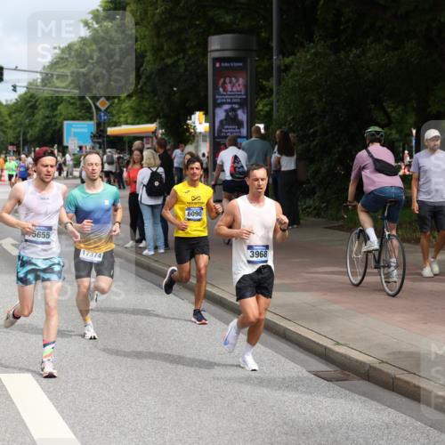 29.06.2025 - hella hamburg halbmarathon Yannick Fuchs http://msf.ph/oto/8169501 29.06.2025 10:23:48 20KM 1827, 1953, 3968, 5328, 6090, 7389, 8473, 10222, 10351, 10486, 14140, 15655, 16711, 17213, 17374, 17428, 17488, 18763 meine-sportfotos.de