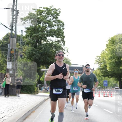 29.06.2025 - hella hamburg halbmarathon Jannik Wohlers http://msf.ph/oto/8169517 29.06.2025 09:41:30 Lombardsbrücke 1241, 2892, 4128, 4571, 6559, 7142, 7862, 10780, 11194, 11965, 12067, 12641, 13440, 13751, 13780, 14019, 14107, 16169, 17752, 18124, 18897 meine-sportfotos.de