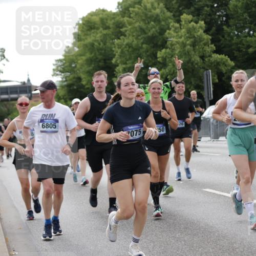 29.06.2025 - hella hamburg halbmarathon Jannik Wohlers http://msf.ph/oto/8169579 29.06.2025 10:21:25 Lombardsbrücke 1158, 1191, 1250, 1294, 1668, 1958, 2172, 2315, 2353, 2529, 3606, 3995, 4046, 4289, 4375, 4376, 5641, 5759, 5957, 6086, 6475, 6676, 6805, 7075, 7162, 7612, 7672, 8715, 8896, 8959, 9002, 9062, 9326, 9635, 10019, 10125, 10210, 10787, 11424, 11425, 12041, 12402, 12659, 13477, 13604, 14278, 15104, 16143, 16762, 16781, 16796, 17903, 17932, 18439, 19099 meine-sportfotos.de