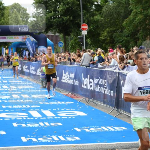29.06.2025 - hella hamburg halbmarathon Zöllner http://msf.ph/oto/8169614 29.06.2025 10:20:55 Ziel 11210, 14766, 16988, 17402 meine-sportfotos.de