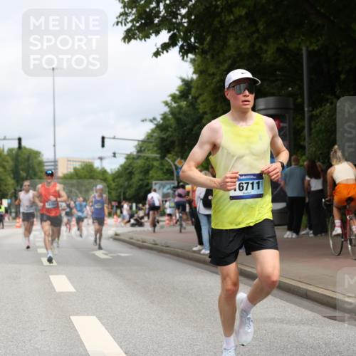 29.06.2025 - hella hamburg halbmarathon Yannick Fuchs http://msf.ph/oto/8169618 29.06.2025 10:23:54 20KM 1827, 3968, 5328, 6090, 8473, 10222, 10351, 10486, 14140, 15655, 16711, 17213, 17374, 17428, 17488, 18763 meine-sportfotos.de