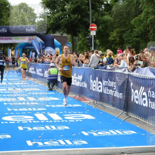 29.06.2025 - hella hamburg halbmarathon Zöllner http://msf.ph/oto/8169632 29.06.2025 10:20:55 Ziel 11210, 14766, 16988, 17402 meine-sportfotos.de