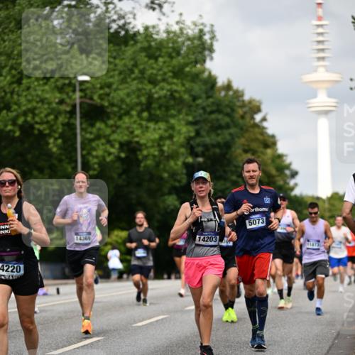 29.06.2025 - hella hamburg halbmarathon Dr. Thomas Lammeyer http://msf.ph/oto/8169636 29.06.2025 10:09:40 Kennedybrücke 1863, 2288, 2298, 3461, 3578, 4014, 4220, 4782, 4868, 5073, 6059, 7138, 8316, 8727, 8999, 9007, 9019, 9075, 9165, 9339, 9361, 9559, 9680, 9736, 9737, 9738, 10694 meine-sportfotos.de